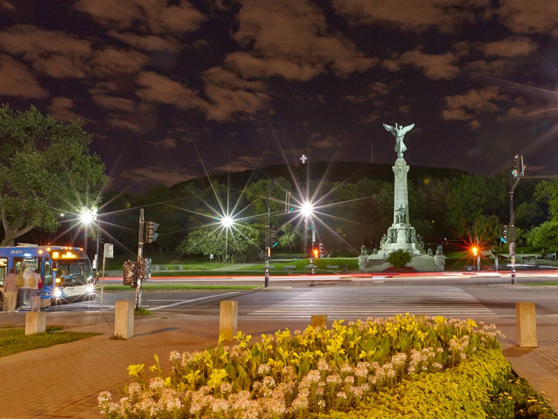 Mount Royal, its cross and the Sir George-Étienne Cartier monument in Montréal