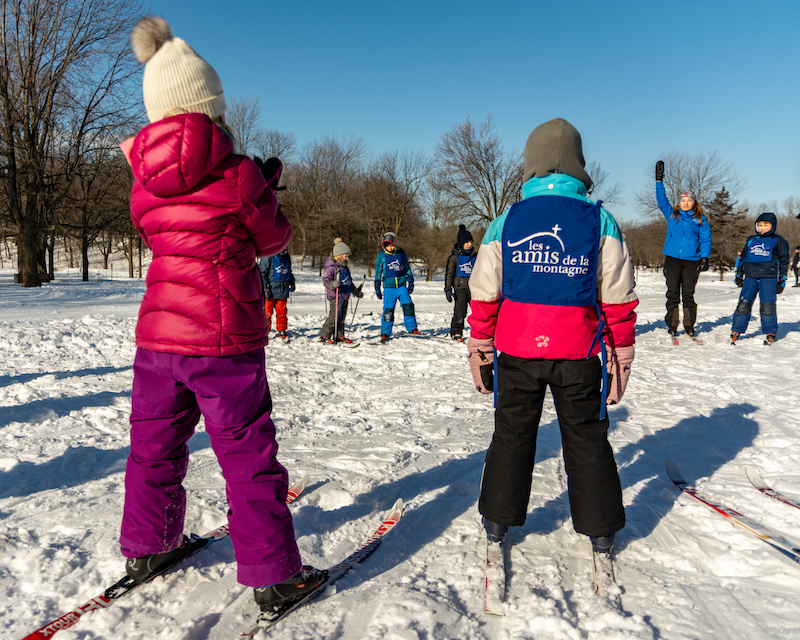Les amis de la montagne offrent des cours de ski de fond aux enfants sur le mont Royal